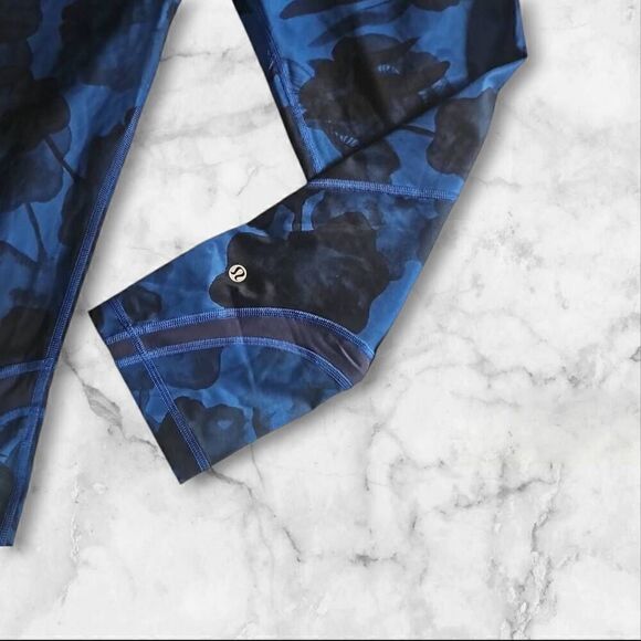 Lululemon Size 10 Floral 23" Leggings - Picture 4 of 5